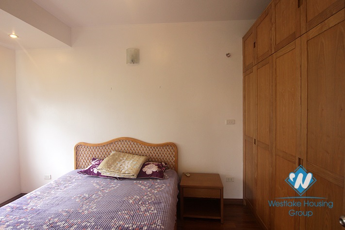 A spacious and brightly 2 bedroom apartment for rent in Xuan dieu, Tay ho, Hanoi